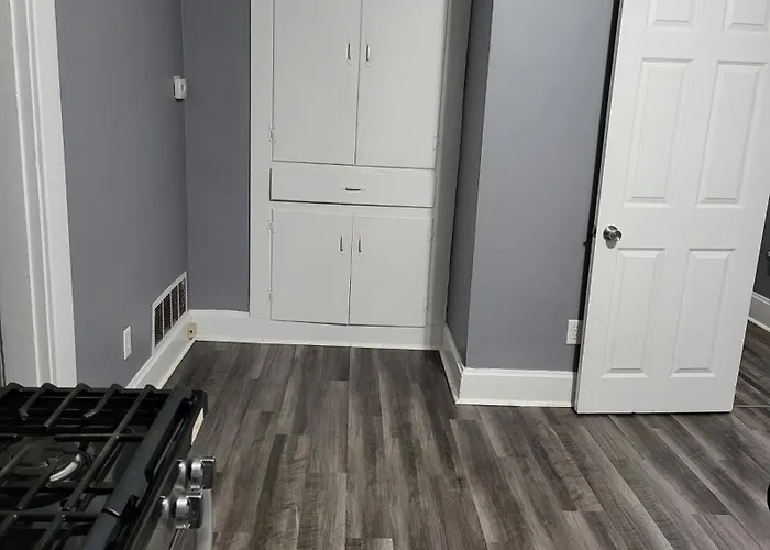 Guest With Two Double Beds In Oh, Airport Location *